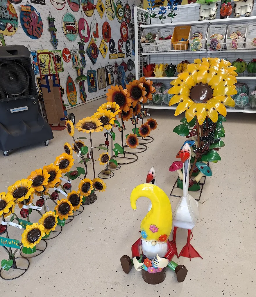 Colorful metal flowers and plants that never fade for garden decoration